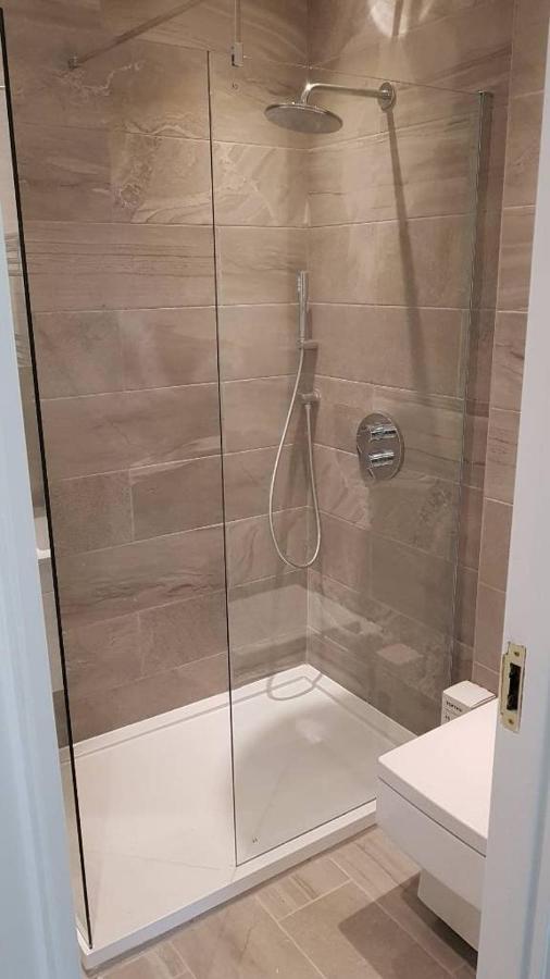 Luxurious Luton Town Center Flat With Free Parking Apartment